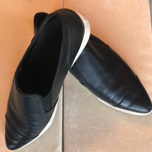 Vince Black Pointed Toe leather slip on